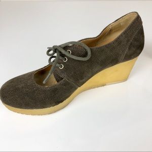 Clark’s Original Vogue Tulip Olive Wedges Size 9